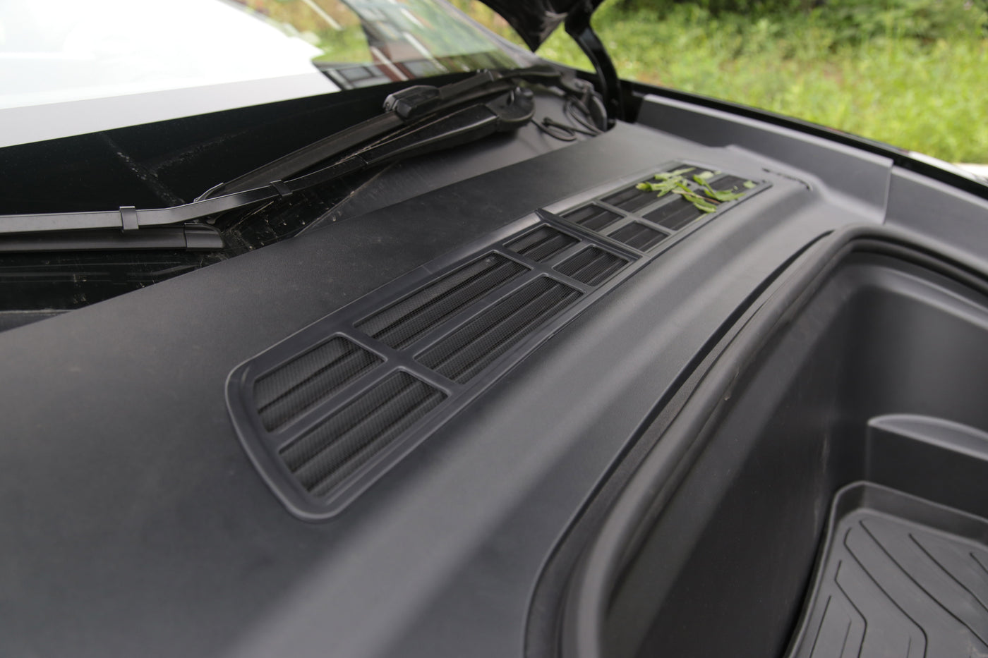 CoolKo Airvent Intake Air Flow Inlet Anti-Insect & Leaf Net Protective  Cover Compatible with Tesla Model Y - Black